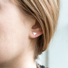 Ladda upp bild till gallerivisning, Golden Vega Studs